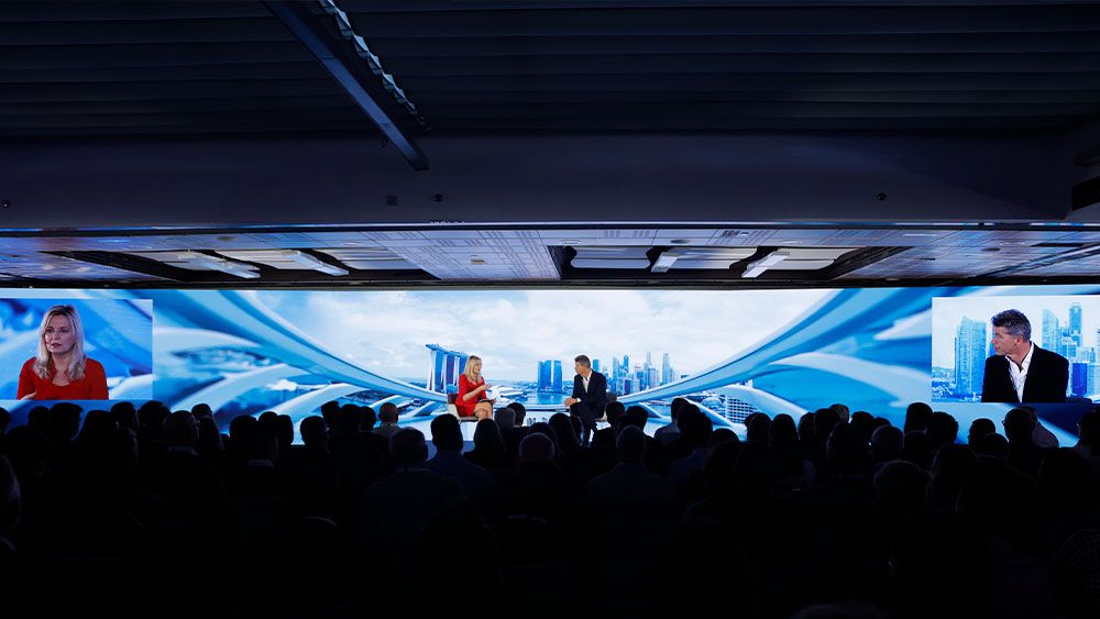 Escenario de una conferencia del evento para Ingenico