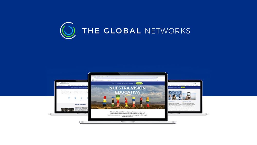 Mockup de The Global College con fondo azul y blanco con logo arriba